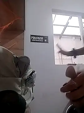 manu lara online show from October 28, 2025, 1:47 pm