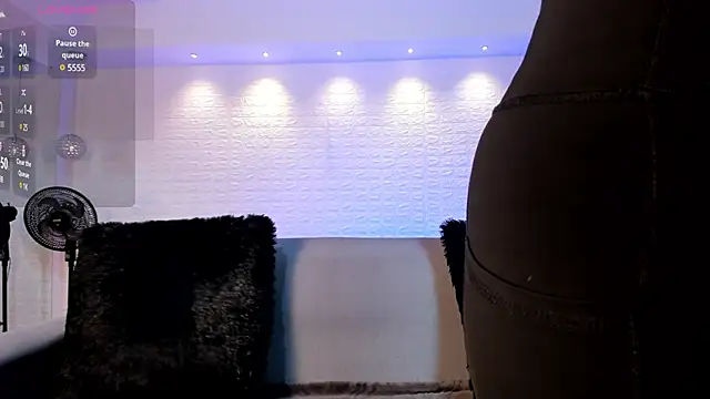 Snapshot of violet_scott chatting on January 16, 2025, 10:53 am violet scott online show from January 16, 2025, 10:53 am