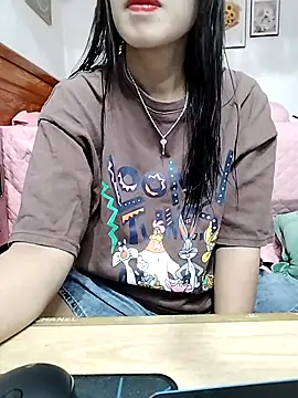 cream1299 online show from October 6, 2025, 11:18 am