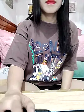 cream1299 online show from October 17, 2025, 1:31 am