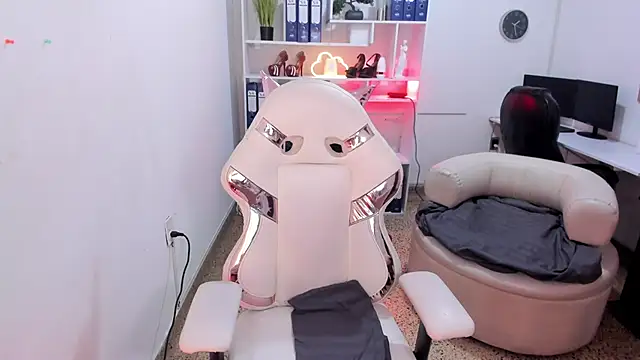 Snapshot of katya_nt chatting on October 3, 2025, 6:38 pm katya nt online show from October 3, 2025, 6:38 pm