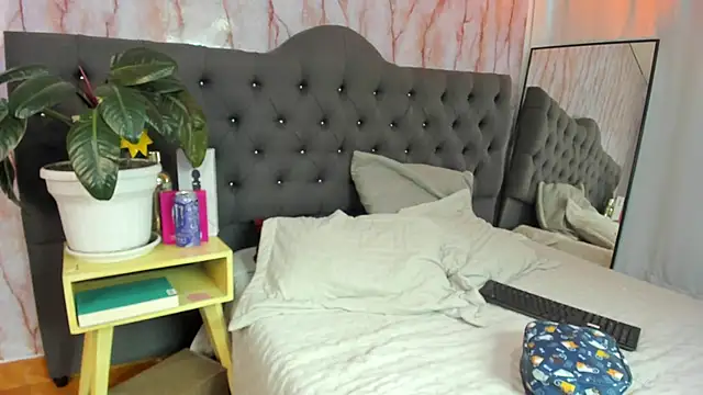 Elecktra sweet online show from November 5, 2025, 8:09 pm