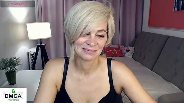 Blonde lola444 online show from July 28, 2026, 5:56 pm
