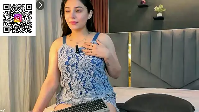 Snapshot of demieliss chatting on November 9, 2025, 6:06 pm demieliss online show from November 9, 2025, 6:06 pm