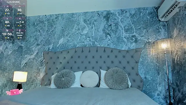 Snapshot of Aprillbrunette chatting on February 13, 2026, 11:39 am Aprillbrunette online show from February 13, 2026, 11:39 am