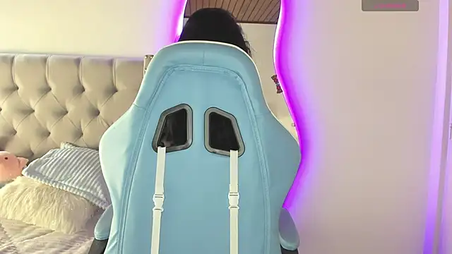 Snapshot of Violet_Rost chatting on December 12, 2024, 2:33 pm Violet Rost online show from December 12, 2024, 2:33 pm