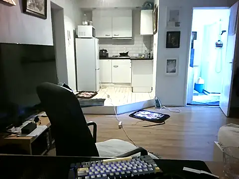 mihaimichael online show from July 3, 2026, 9:59 am