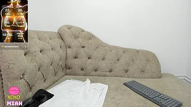 Miah BigBoobs online show from November 27, 2025, 8:55 pm