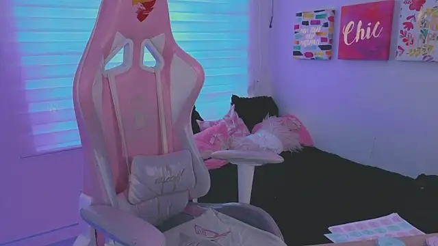 keyla roberts777 online show from September 25, 2025, 8:56 pm