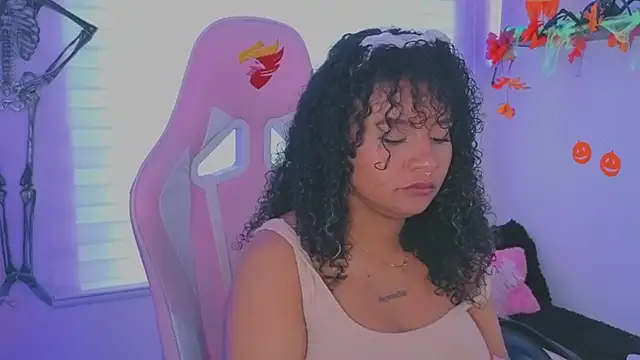 keyla roberts777 online show from October 8, 2025, 7:33 pm