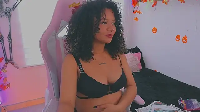 keyla roberts777 online show from October 10, 2025, 7:57 pm