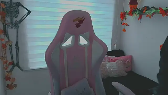 keyla roberts777 online show from October 16, 2025, 4:52 pm