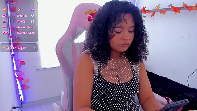 keyla roberts777 online show from November 10, 2025, 7:24 pm