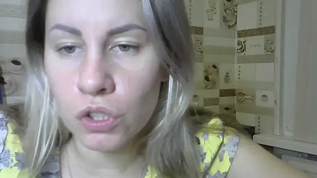 Snapshot of TherestlessKitty chatting on December 24, 2024, 6:00 am TherestlessKitty online show from December 24, 2024, 6:00 am