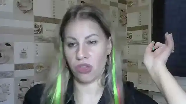 Snapshot of TherestlessKitty chatting on September 19, 2025, 6:04 am TherestlessKitty online show from September 19, 2025, 6:04 am