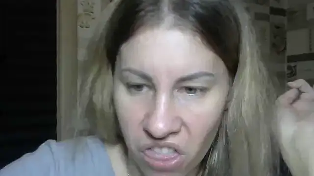 Snapshot of TherestlessKitty chatting on October 1, 2025, 10:27 pm TherestlessKitty online show from October 1, 2025, 10:27 pm