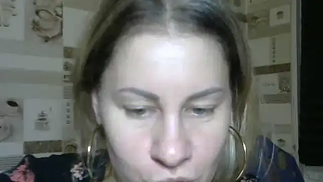 Snapshot of TherestlessKitty chatting on October 19, 2025, 10:21 pm TherestlessKitty online show from October 19, 2025, 10:21 pm