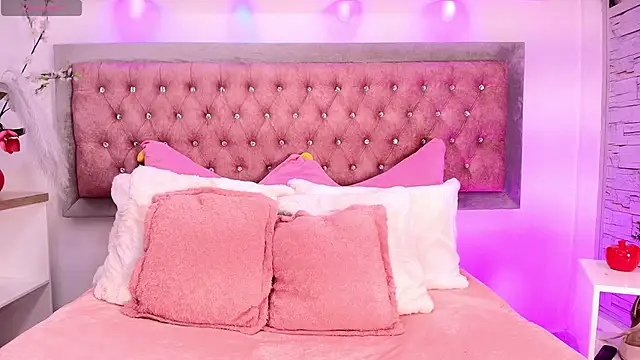 Snapshot of Tayzon_Foxxx chatting on October 25, 2025, 12:45 pm Tayzon Foxxx online show from October 25, 2025, 12:45 pm