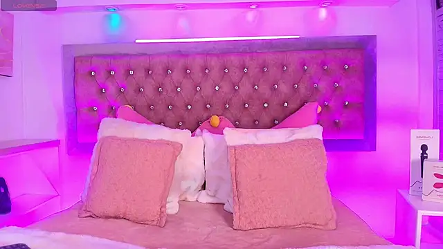 Snapshot of Tayzon_Foxxx chatting on November 5, 2025, 12:38 pm Tayzon Foxxx online show from November 5, 2025, 12:38 pm