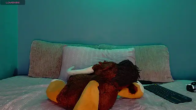 Snapshot of LauraEvanns chatting on October 1, 2025, 7:03 am LauraEvanns online show from October 1, 2025, 7:03 am