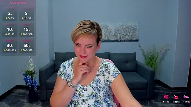 Snapshot of Julia_Wilsone chatting on November 16, 2025, 6:52 am Julia Wilsone online show from November 16, 2025, 6:52 am