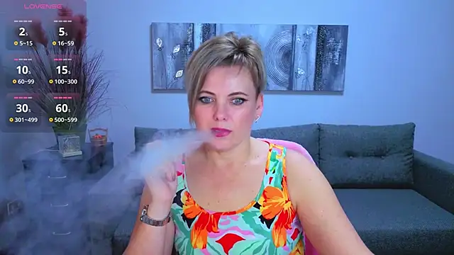 Snapshot of Julia_Wilsone chatting on November 22, 2025, 12:59 pm Julia Wilsone online show from November 22, 2025, 12:59 pm