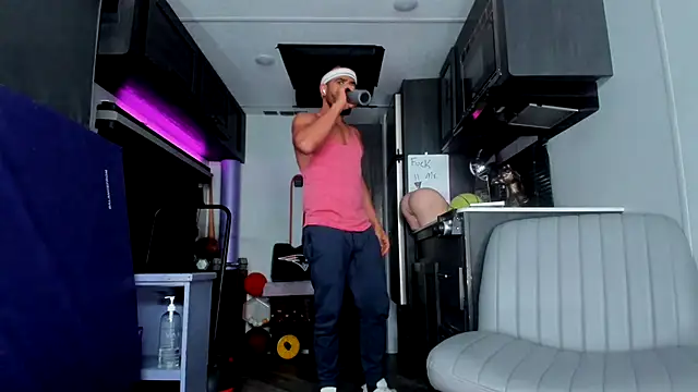 Snapshot of DirtyDrizzy chatting on February 13, 2026, 1:56 am DirtyDrizzy online show from February 13, 2026, 1:56 am