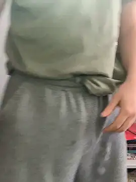 Erenn34 online show from April 14, 2026, 4:13 pm