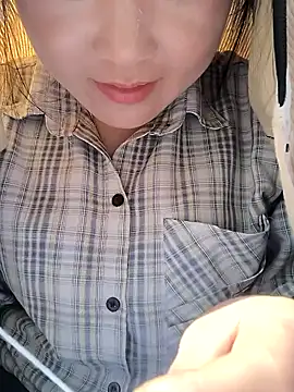 Snapshot of Sweetlove_77 chatting on February 2, 2025, 6:37 am Sweetlove 77 online show from February 2, 2025, 6:37 am