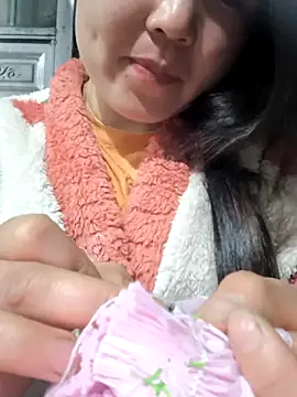 Snapshot of Sweetlove_77 chatting on March 10, 2025, 1:43 pm Sweetlove 77 online show from March 10, 2025, 1:43 pm