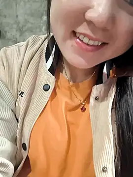 Snapshot of Sweetlove_77 chatting on March 11, 2025, 12:44 am Sweetlove 77 online show from March 11, 2025, 12:44 am