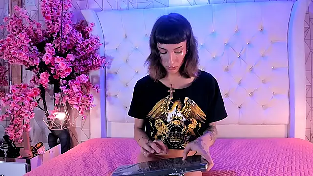 Snapshot of MadisonWood01 chatting on November 4, 2025, 2:16 pm MadisonWood01 online show from November 4, 2025, 2:16 pm