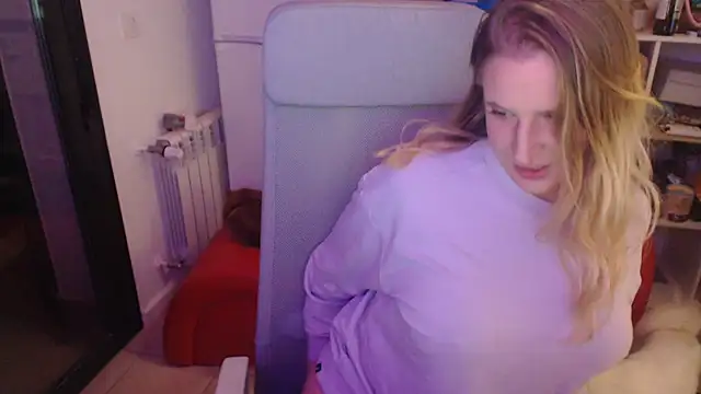 Snapshot of Pinkyladyxxx chatting on February 25, 2025, 11:33 pm Pinkyladyxxx online show from February 25, 2025, 11:33 pm