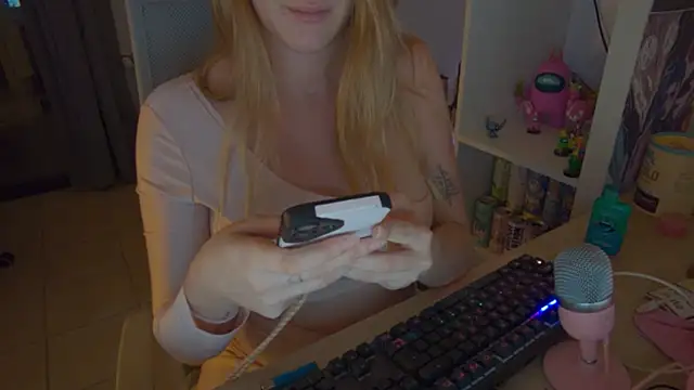 Snapshot of Pinkyladyxxx chatting on October 19, 2025, 7:58 pm Pinkyladyxxx online show from October 19, 2025, 7:58 pm