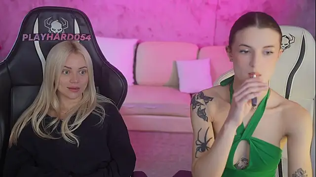 Britney054 online show from February 5, 2026, 3:49 pm