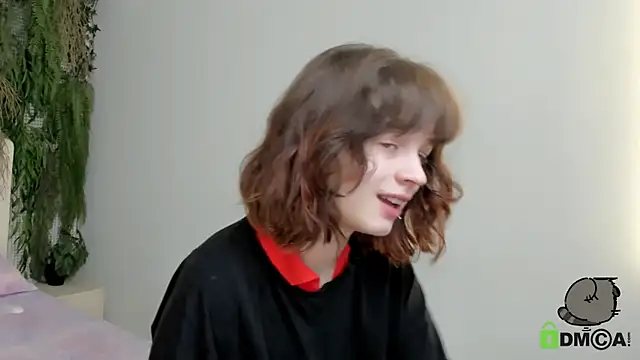 Alina Mills online show from October 16, 2025, 7:42 am