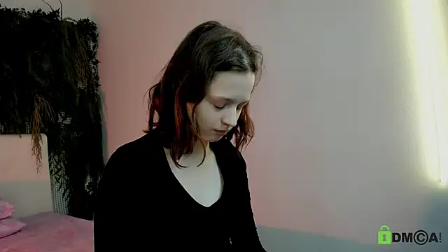 Alina Mills online show from November 30, 2025, 9:46 am