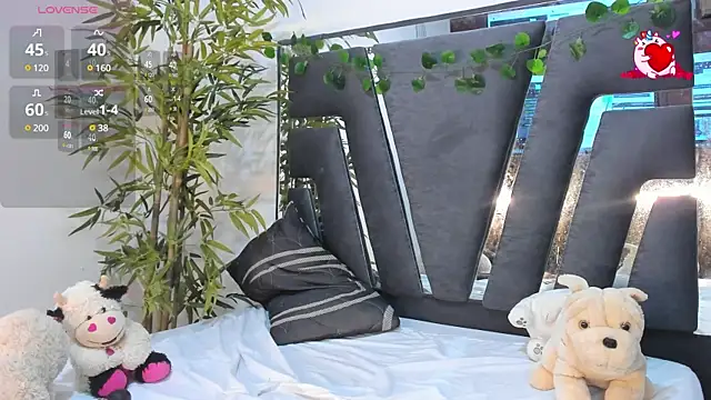 Snapshot of Black_Rose2 chatting on February 1, 2025, 5:47 pm Black Rose2 online show from February 1, 2025, 5:47 pm