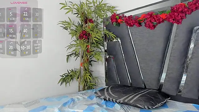 Snapshot of Black_Rose2 chatting on March 22, 2025, 11:32 am Black Rose2 online show from March 22, 2025, 11:32 am