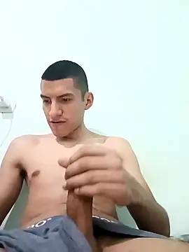 Snapshot of Rogersmit2 chatting on February 6, 2025, 4:58 pm Rogersmit2 online show from February 6, 2025, 4:58 pm