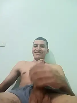 Snapshot of Rogersmit2 chatting on February 27, 2025, 5:04 pm Rogersmit2 online show from February 27, 2025, 5:04 pm