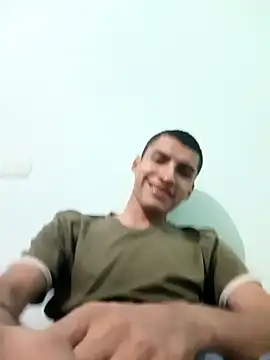 Snapshot of Rogersmit2 chatting on March 1, 2025, 2:59 am Rogersmit2 online show from March 1, 2025, 2:59 am