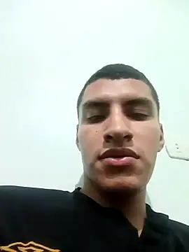 Snapshot of Rogersmit2 chatting on September 9, 2025, 12:10 am Rogersmit2 online show from September 9, 2025, 12:10 am