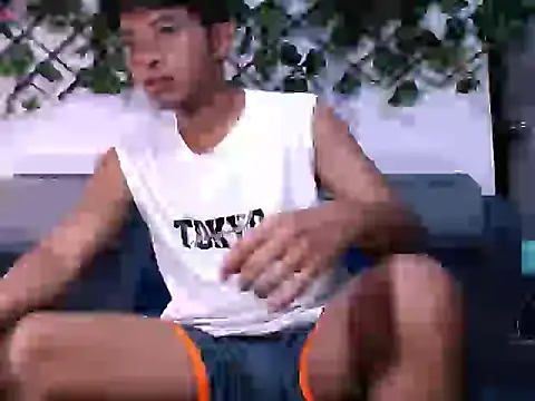 Snapshot of RyansweetHot chatting on November 1, 2025, 9:28 pm RyansweetHot online show from November 1, 2025, 9:28 pm