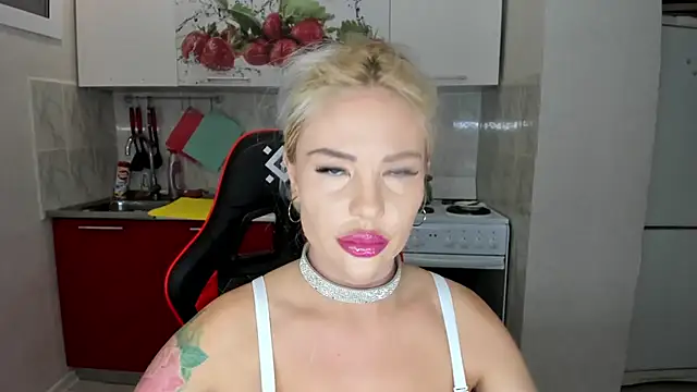 Snapshot of Lika8234 chatting on March 20, 2025, 8:19 pm Lika8234 online show from March 20, 2025, 8:19 pm