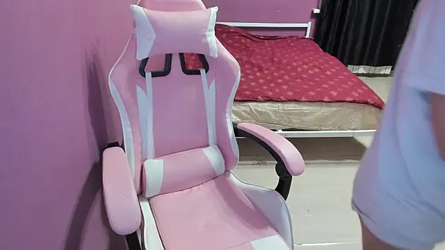 Lika8234 online show from September 25, 2025, 12:47 am