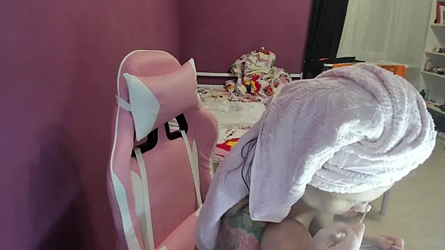 Lika8234 online show from October 3, 2025, 8:28 pm