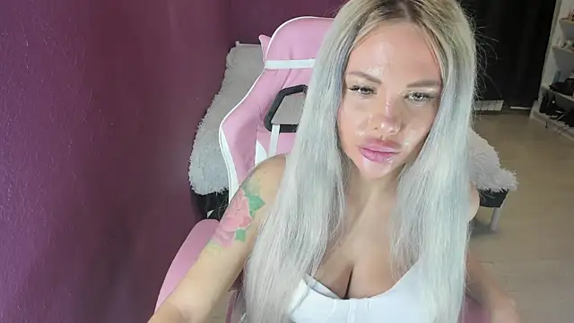 Snapshot of Lika8234 chatting on October 25, 2025, 8:58 pm Lika8234 online show from October 25, 2025, 8:58 pm