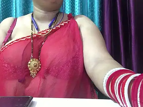 Snapshot of Desi_bhabhiii chatting on December 4, 2024, 9:18 am Desi bhabhiii online show from December 4, 2024, 9:18 am
