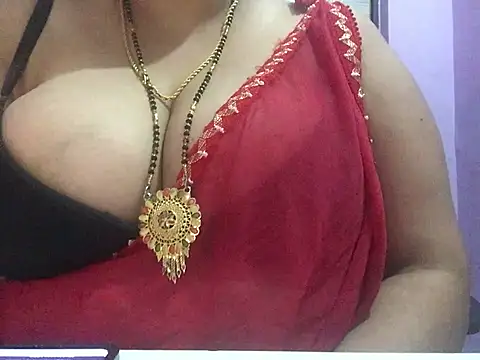 Snapshot of Desi_bhabhiii chatting on February 8, 2025, 5:40 am Desi bhabhiii online show from February 8, 2025, 5:40 am